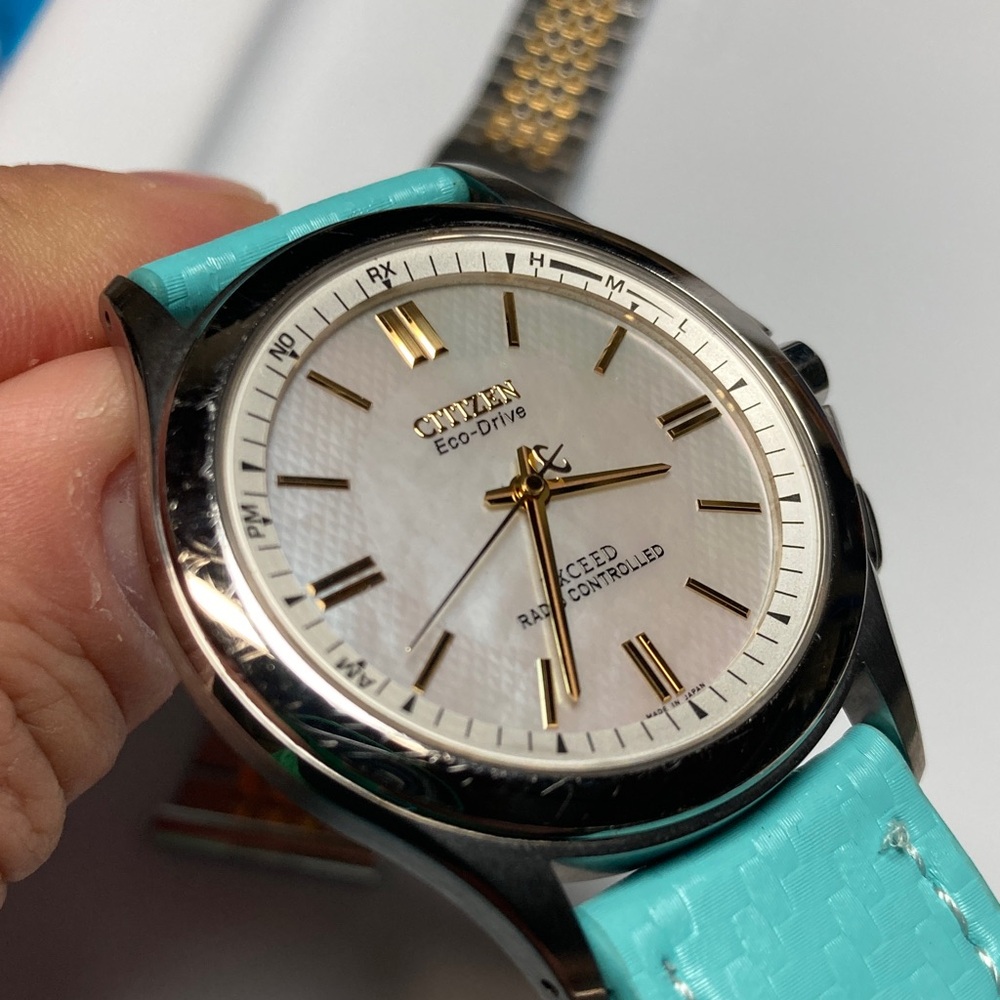 Citizen Exceed Eco Drive, H430-T005691, mother pearl dial, 2 straps - Picture 8 of 16